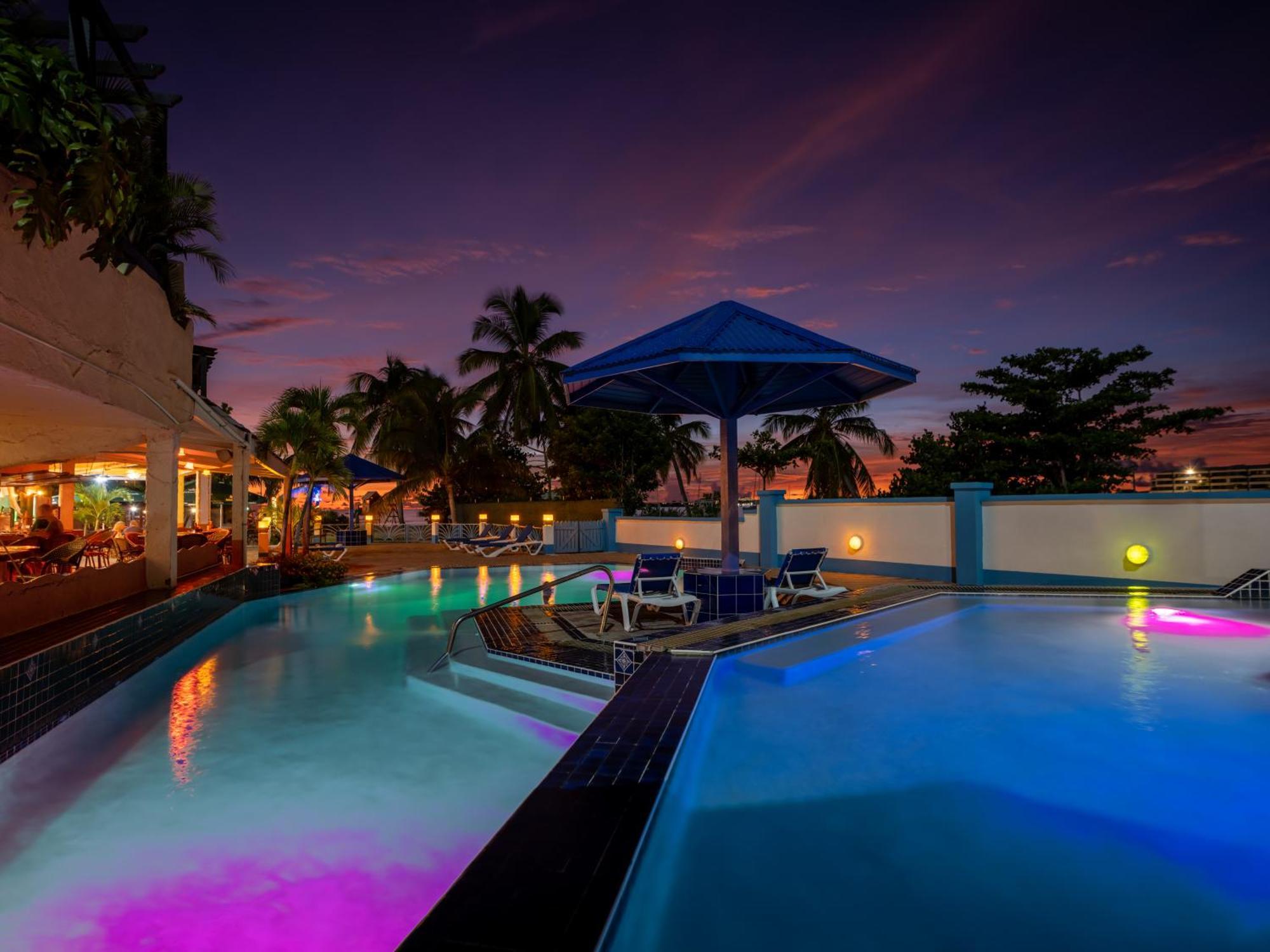 The Atrium Resort And Spa, Sint Maarten Симпсън Бей Екстериор снимка