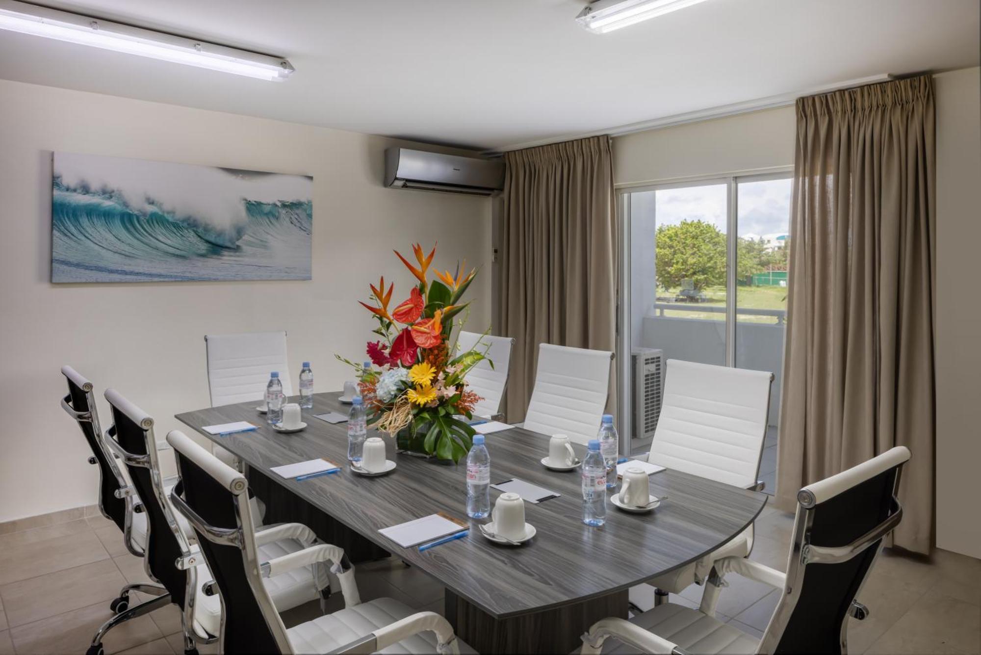 The Atrium Resort And Spa, Sint Maarten Симпсън Бей Екстериор снимка